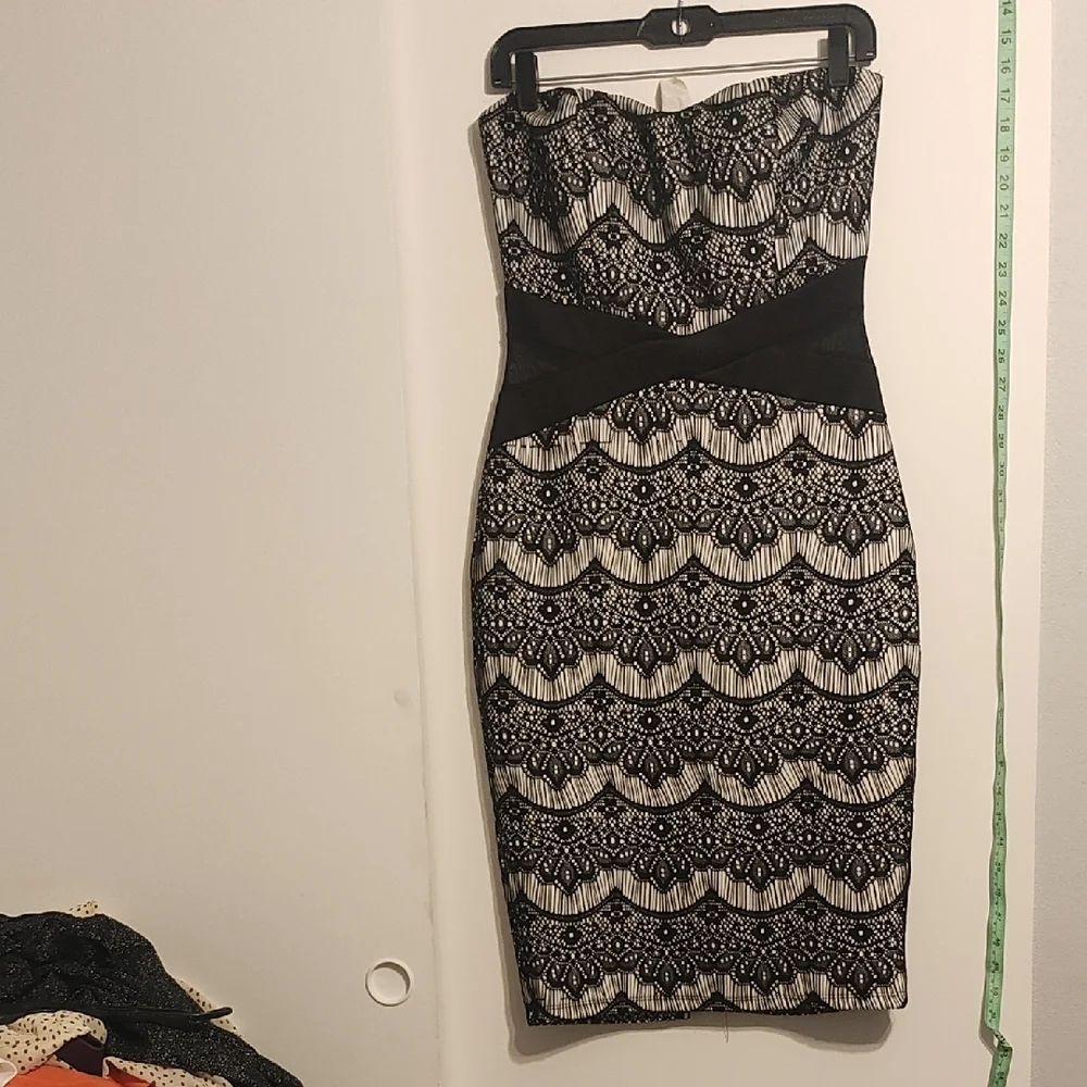 Windsor Strapless Black and White Lace Dress - Picture 1 of 1